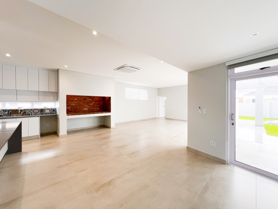 4 Bedroom Property for Sale in Country Club Western Cape